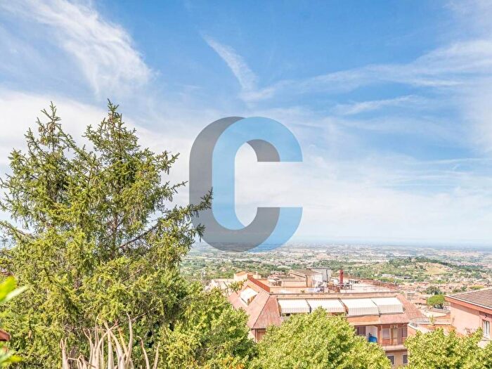 Appartamento trilocale in vendita in Via Virgilio, Centro Storico, Albano Laziale