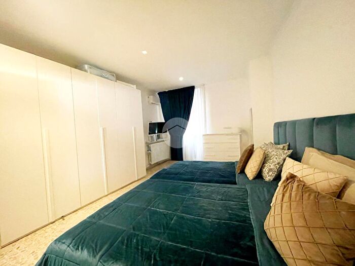 Appartamento quadrilocale in vendita in Corso Arnaldo Lucci, Napoli