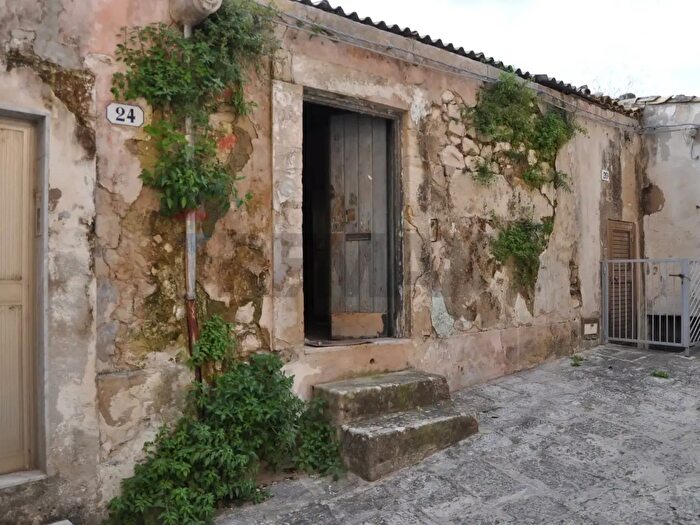 Casa trilocale in vendita in Via Aquila Sveva, Ragusa