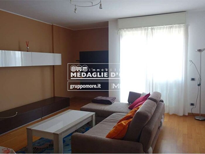 Appartamento quadrilocale in affitto in adze Via Corassori, San Faustino, Modena