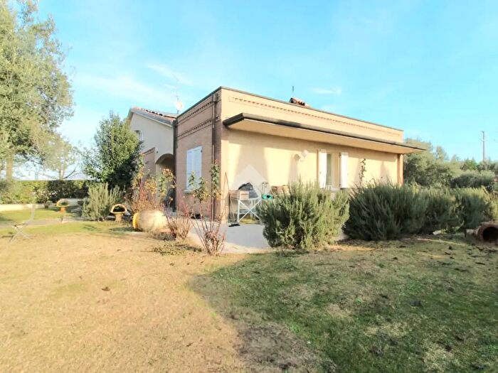 Casa con 7 locali in vendita in Via Cervese, Cesena