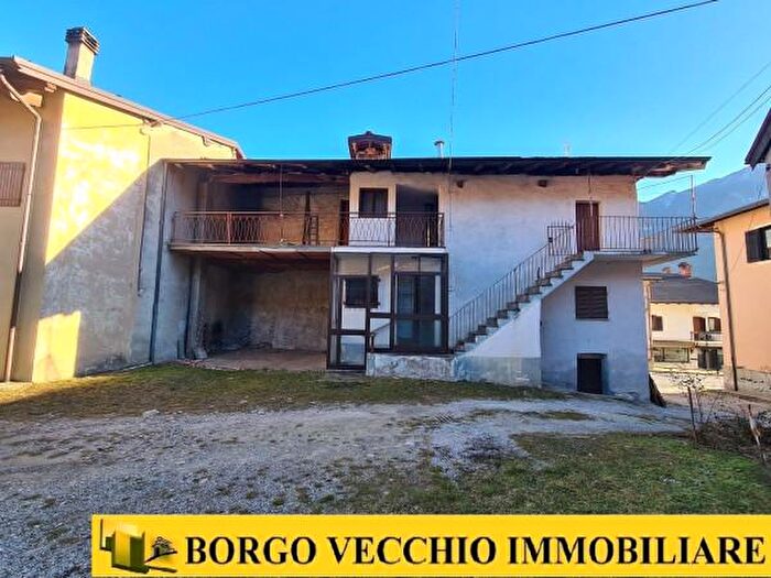 Casa con 6 locali in vendita in Via Davide Spada, Moiola