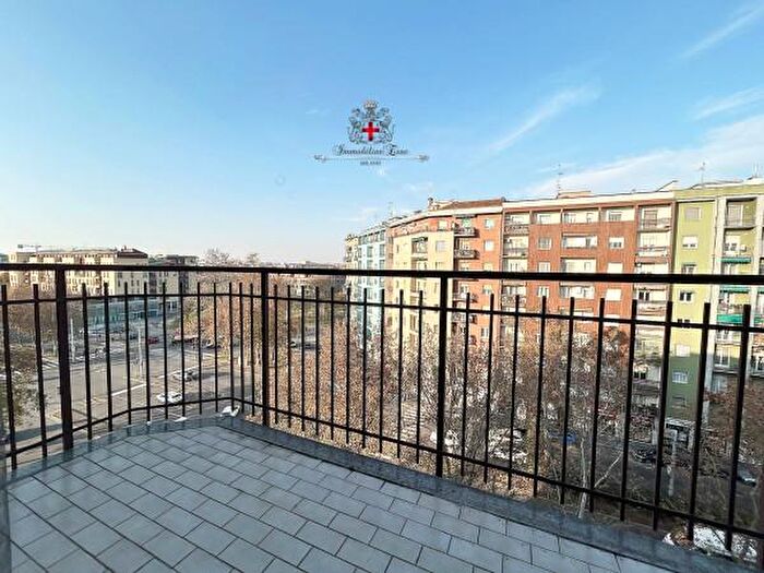 Appartamento quadrilocale in vendita in Viale Liguria, Milano