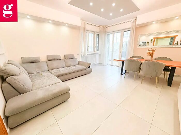 Appartamento trilocale in vendita in Via Leonardo da Vinci, Settimo Milanese