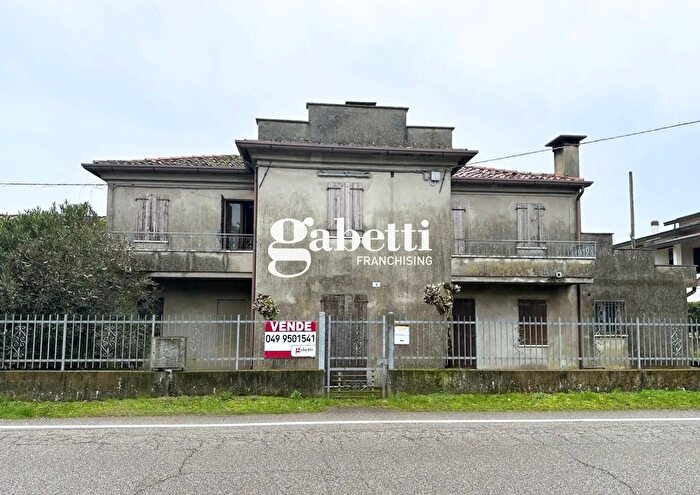 Casa con 10 locali in vendita in Via Cà Brazzo, Arre