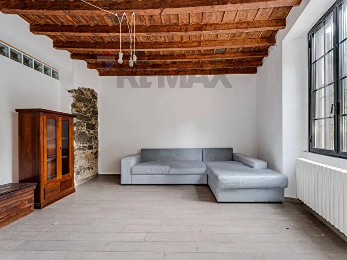 Casa con 5 locali in vendita in Ambivere