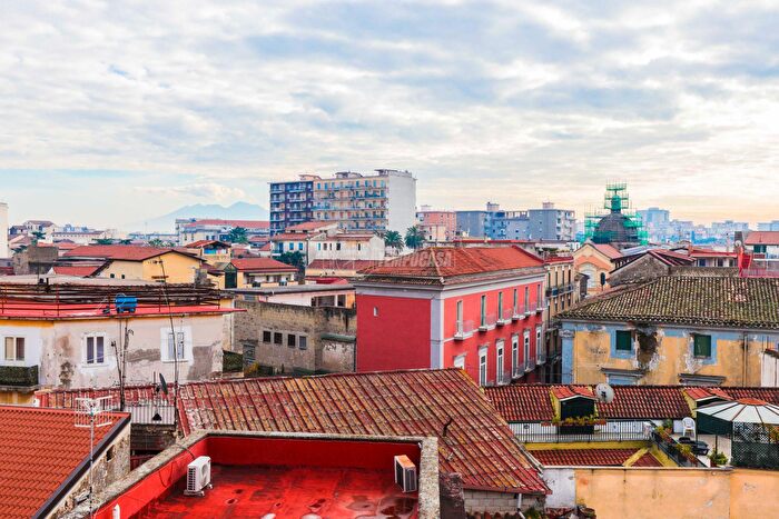 Appartamento con 14 locali in vendita in Piazza Guglielmo Marconi, Aversa