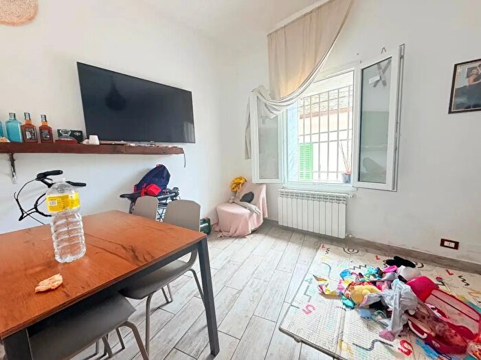 Casa quadrilocale in vendita in Massa