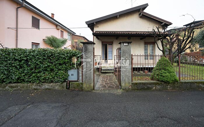 Casa quadrilocale in vendita in Seriate