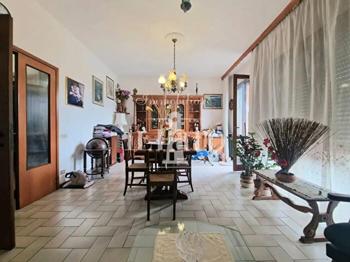 Appartamento quadrilocale in vendita in Francesco Baracca, Firenze