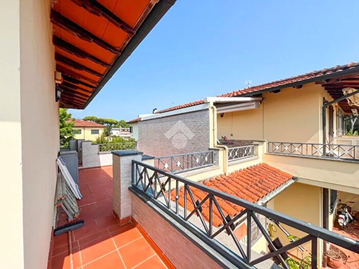 Casa con 5 locali in vendita in Via delle Cateratte, Montignoso