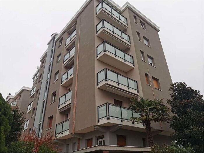 Appartamento trilocale in affitto in Via San Carlo Borromeo, San Carlo San Paolo, Rho