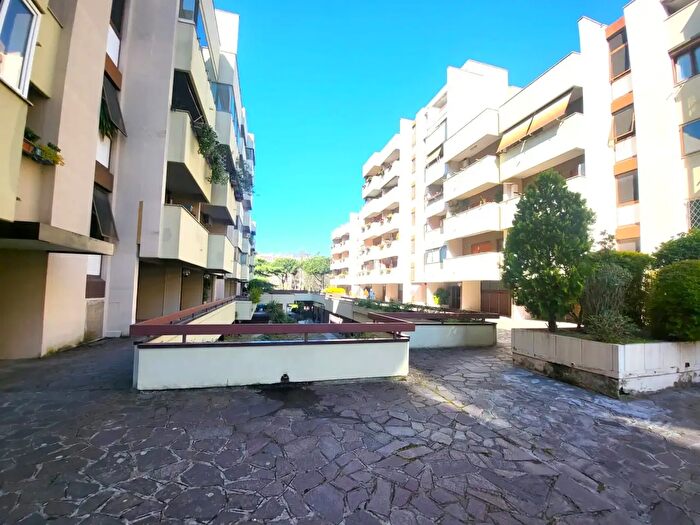 Appartamento trilocale in vendita in Via Antonio Maria Lorgna, Roma