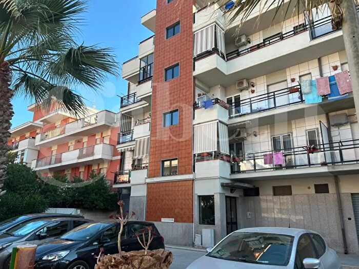 Appartamento trilocale in vendita in Via Vittorio Veneto, Margherita Di Savoia
