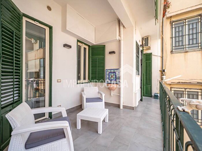Appartamento quadrilocale in affitto in Via Luigi Natoli, Notarbartolo Sciuti, Palermo