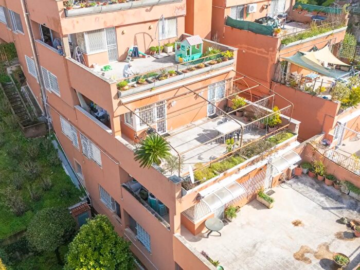 Appartamento trilocale in vendita in Via Filippo De Grenet, Roma