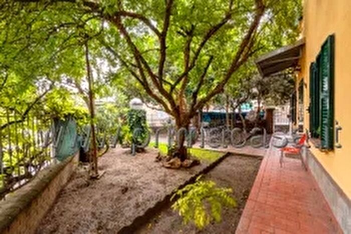 Casa quadrilocale in vendita in PZza Enrico Toti, Rolo