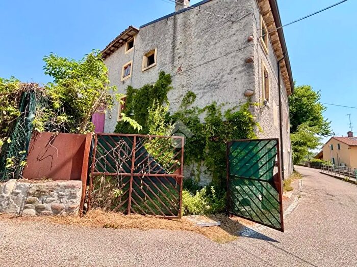 Casa con 10 locali in vendita in Str Valbusa, Sommacampagna
