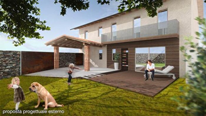 Casa quadrilocale in vendita in Frazione San Barnaba, Busca