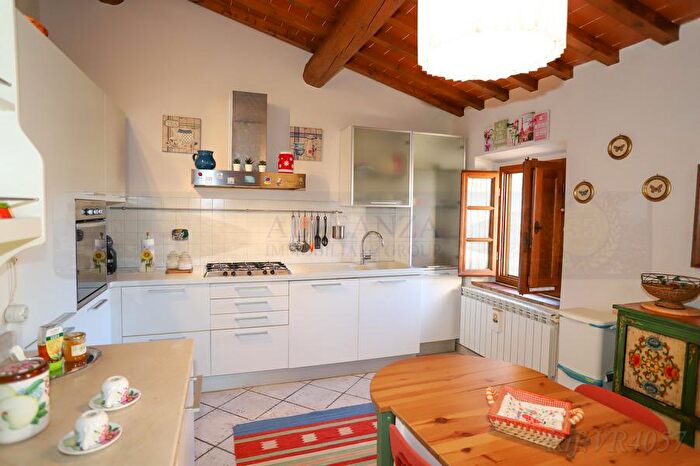 Appartamento quadrilocale in vendita in Piazza Giacomo Matteotti, Barberino Tavarnelle