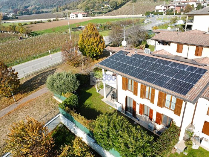 Appartamento quadrilocale in vendita in Via dei Ciliegi, Gussago