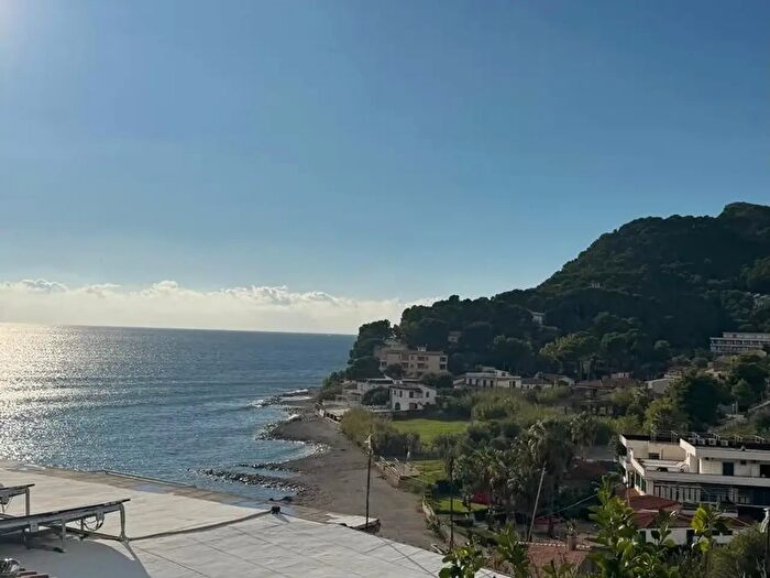 Appartamento quadrilocale in vendita in Via Cilentana, Montecorice