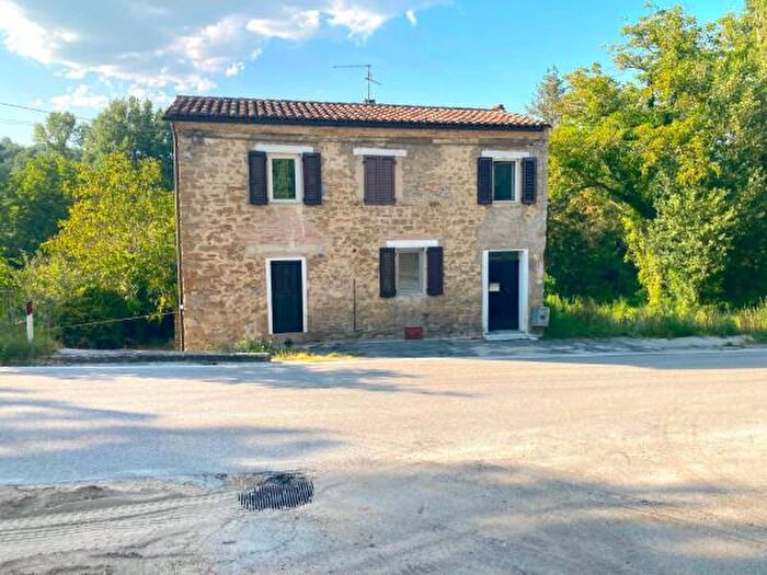 Casa trilocale in vendita in Via Borgo, Camporotondo Di Fiastrone