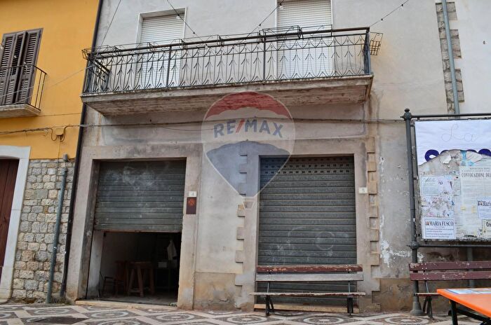 Appartamento con 15 locali in vendita in Piazzaa Roma, Paupisi