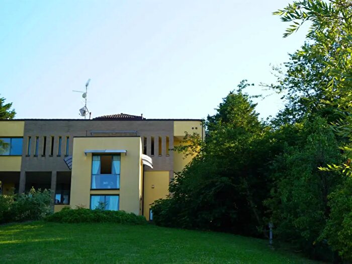 Casa con 14 locali in vendita in Traversetolo