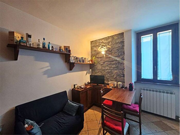 Appartamento bilocale in affitto in Via di Lora, Lora, Como