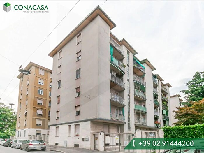 Appartamento trilocale in affitto in Via Privata Ernesto Reinach, Milano