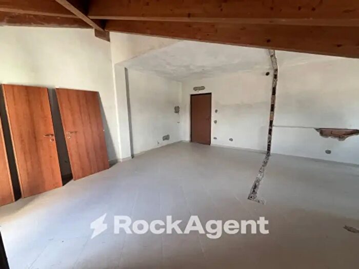 Appartamento bilocale in vendita in Via Alessandro Manzoni, Caronno Pertusella