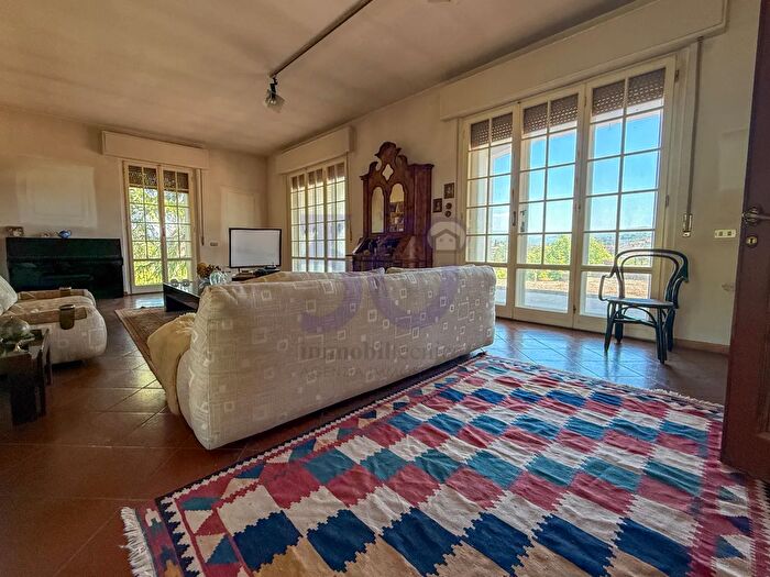 Casa con 15 locali in vendita in Villalba, Arezzo