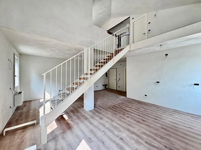 Appartamento trilocale in vendita in Via Roma, Castegnero