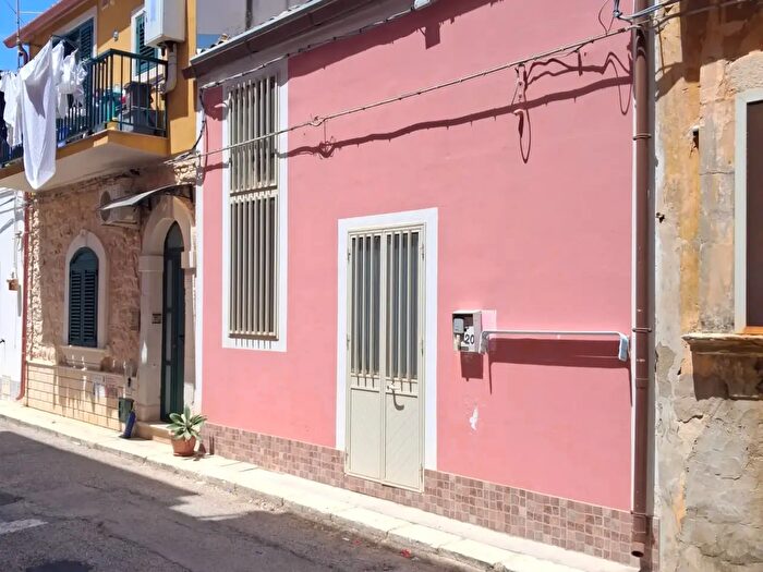 Casa quadrilocale in vendita in Via Faro, Santa Croce Camerina