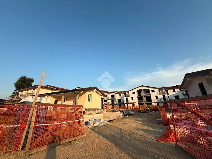 Appartamento quadrilocale in vendita in Via Contessa Clotilde del Maino, Motta Visconti