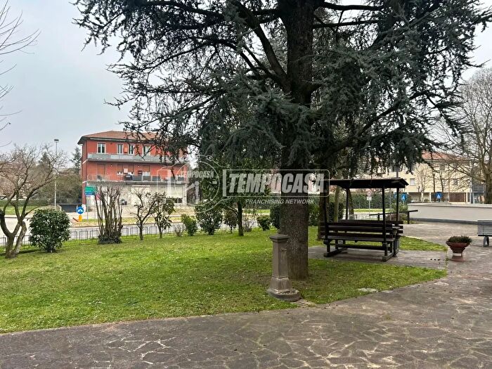 Appartamento con 5 locali in vendita in Via Vancini, Castel Maggiore