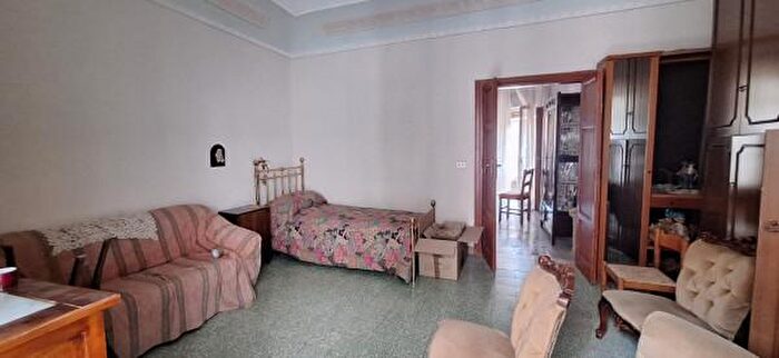 Appartamento trilocale in vendita in Via Leonida, Santo Stefano Di Camastra