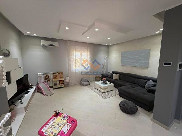 Appartamento quadrilocale in vendita in Via Segesta, Castellammare Del Golfo