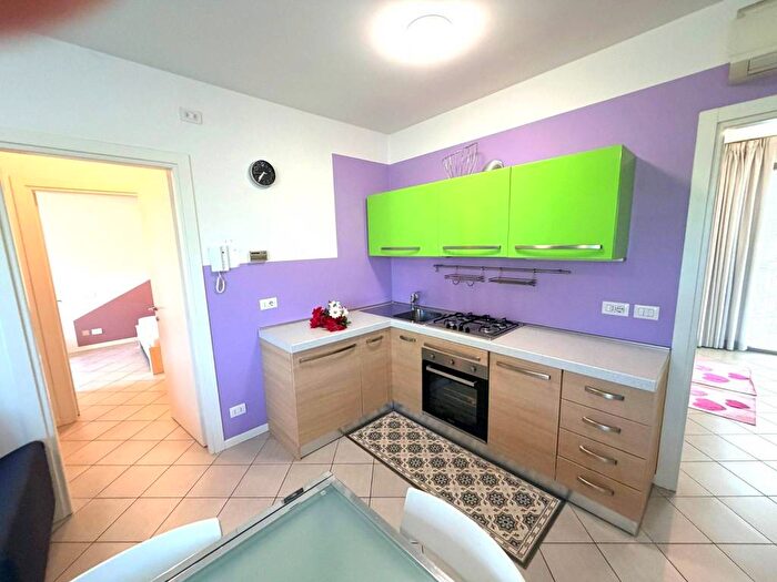 Appartamento trilocale in affitto in Viale Castrocaro, Parco, Riccione
