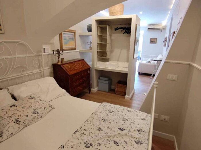 Appartamento con 6 locali in affitto in Via di Prima Porta, Prima Porta, Roma