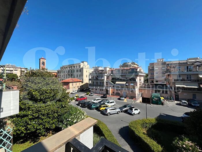 Appartamento con 5 locali in vendita in Via XXV Aprile, Albenga
