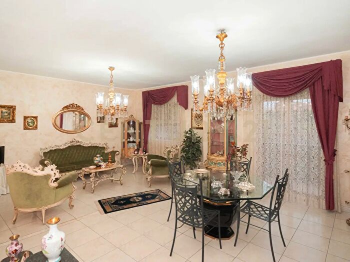 Appartamento trilocale in vendita in Via Luigi Russo, Catania