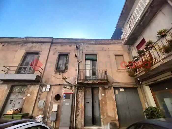 Casa con 6 locali in vendita in Piazza del Municipio, Randazzo