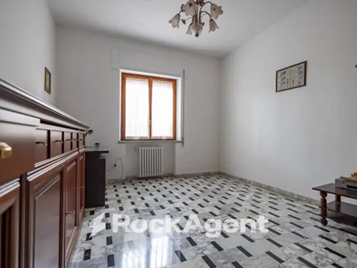 Appartamento trilocale in vendita in Via Nicola Lombardi, Catanzaro