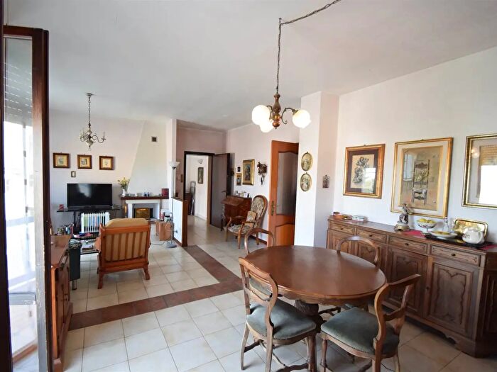 Casa trilocale in vendita in Piacenza