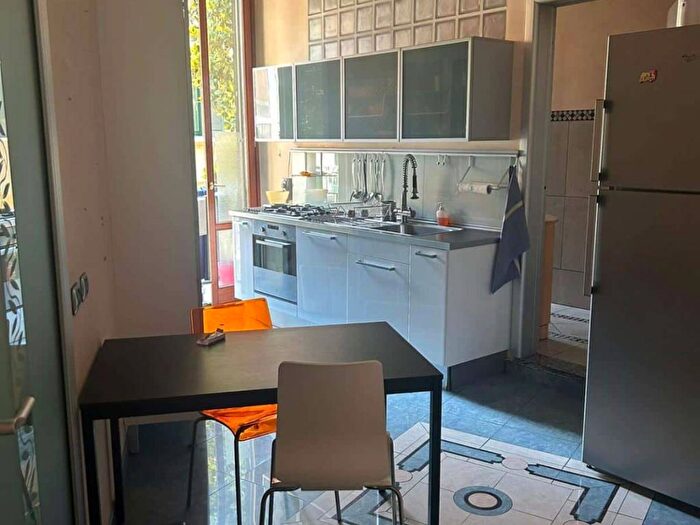 Appartamento trilocale in affitto in Via Andrea Costa, Casoretto, Milano