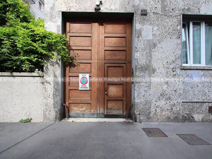 Appartamento trilocale in affitto in Via Spalato, Isola, Milano