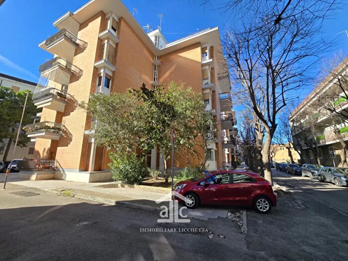 Appartamento quadrilocale in vendita in Via Alessandro Manzoni, Lecce