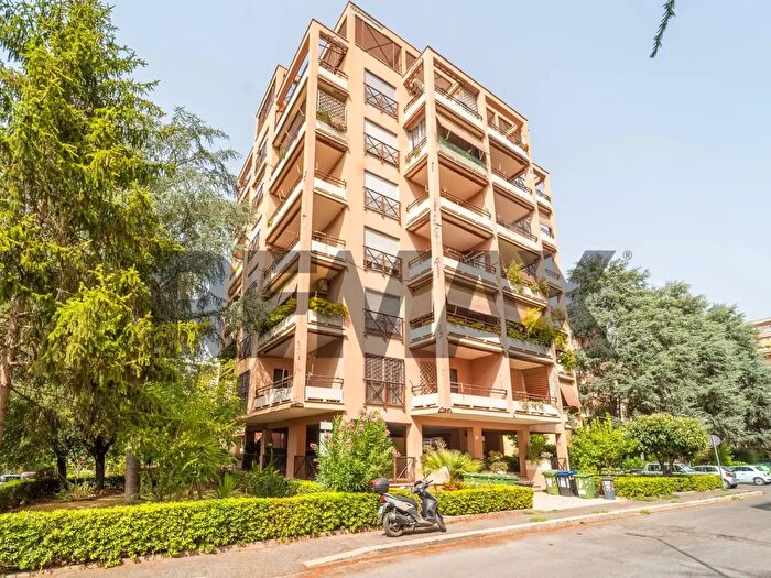 Appartamento con 5 locali in vendita in Roma